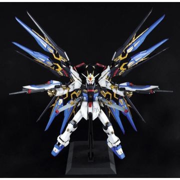 ZGMF-X20A Strike Freedom Gundam, "Gundam SEED Destiny" Bandai PG (Gundam Model Kit)